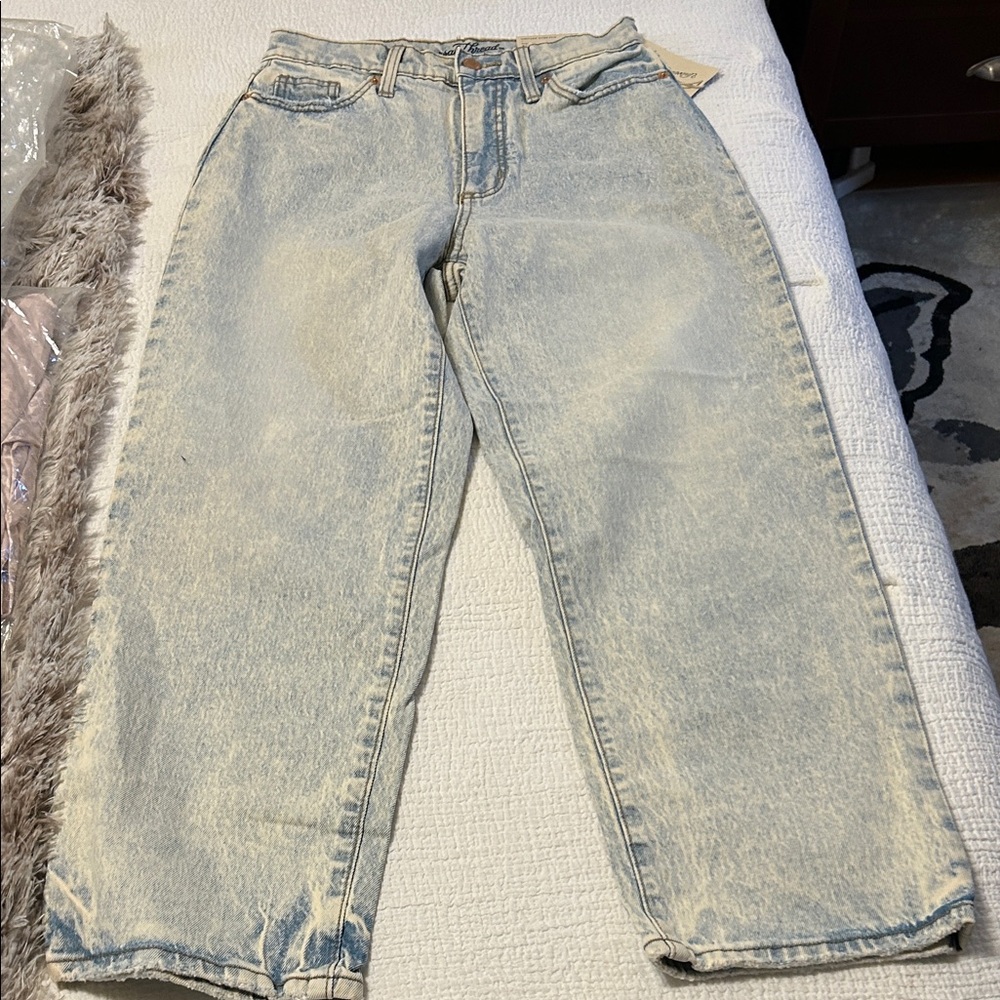 Universal Thread Light Wash Vintage Straight Jeans
